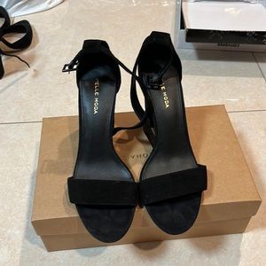 BRAND NEW! Pelle moda black ankle strap sandals. Perfect basic. Size 8